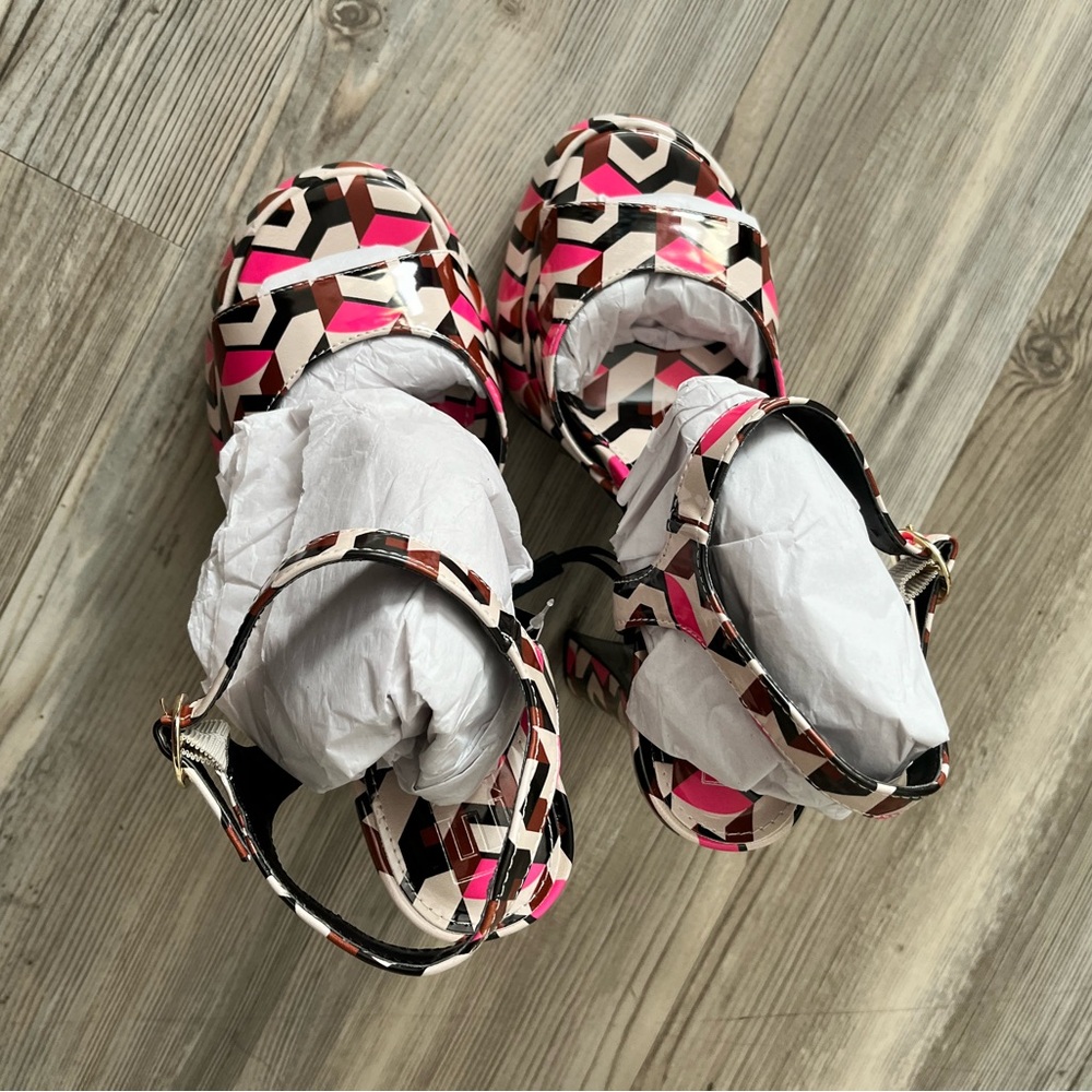 Brian Atwood x Express Geo
Platform Heeled Sandals - Picture 9 of 13